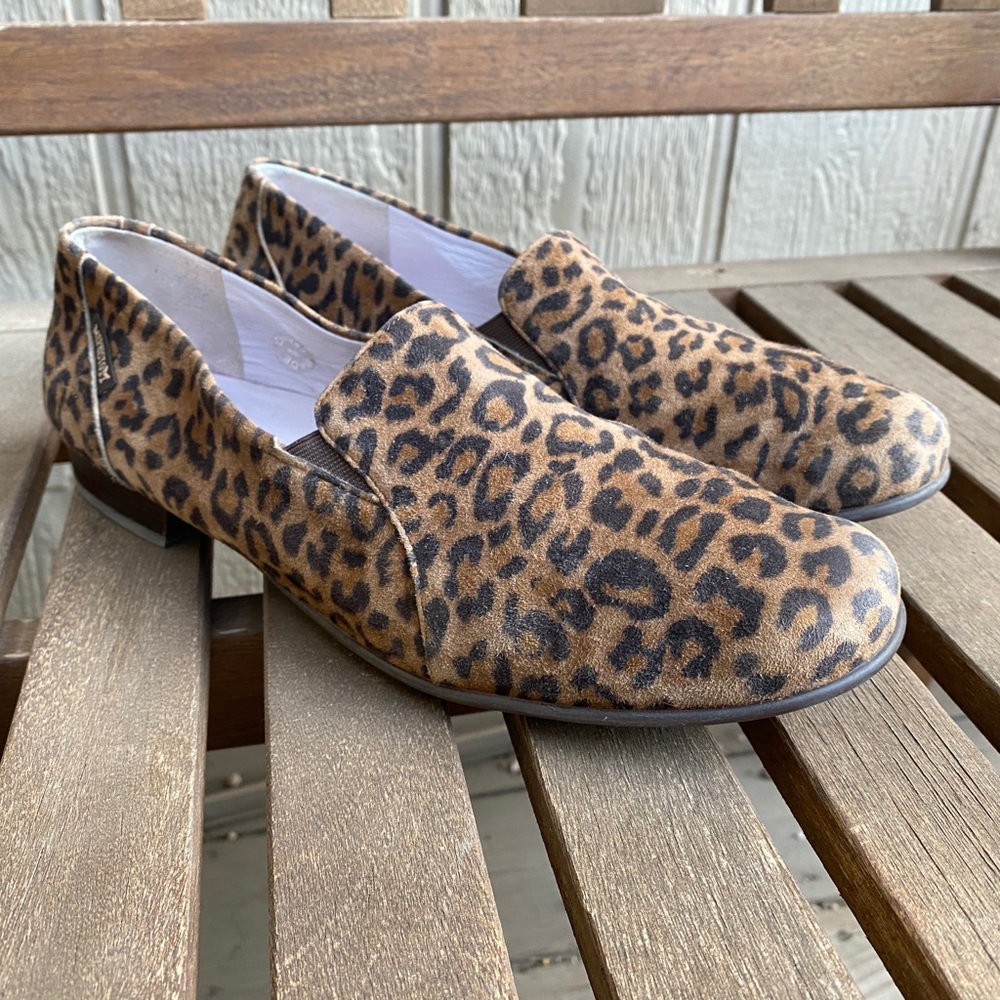 Mephisto Leopard Print Flats 9 Euc - image 1